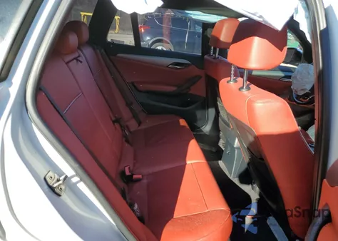 2015 BMW X1 xDrive35I из США, поврежденный, VIN WBAVM5C55FVV94592